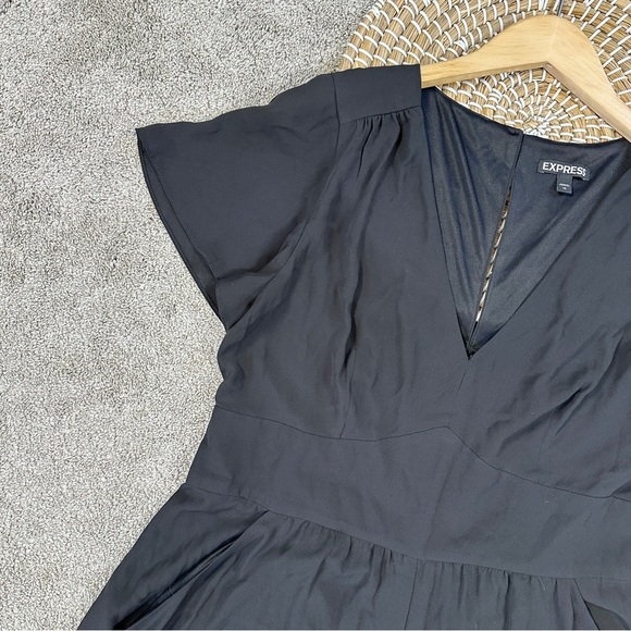 Express Women’s V-Neck Romper Shorts Chiffon Keyhole Back in Black 12 - Picture 4 of 14